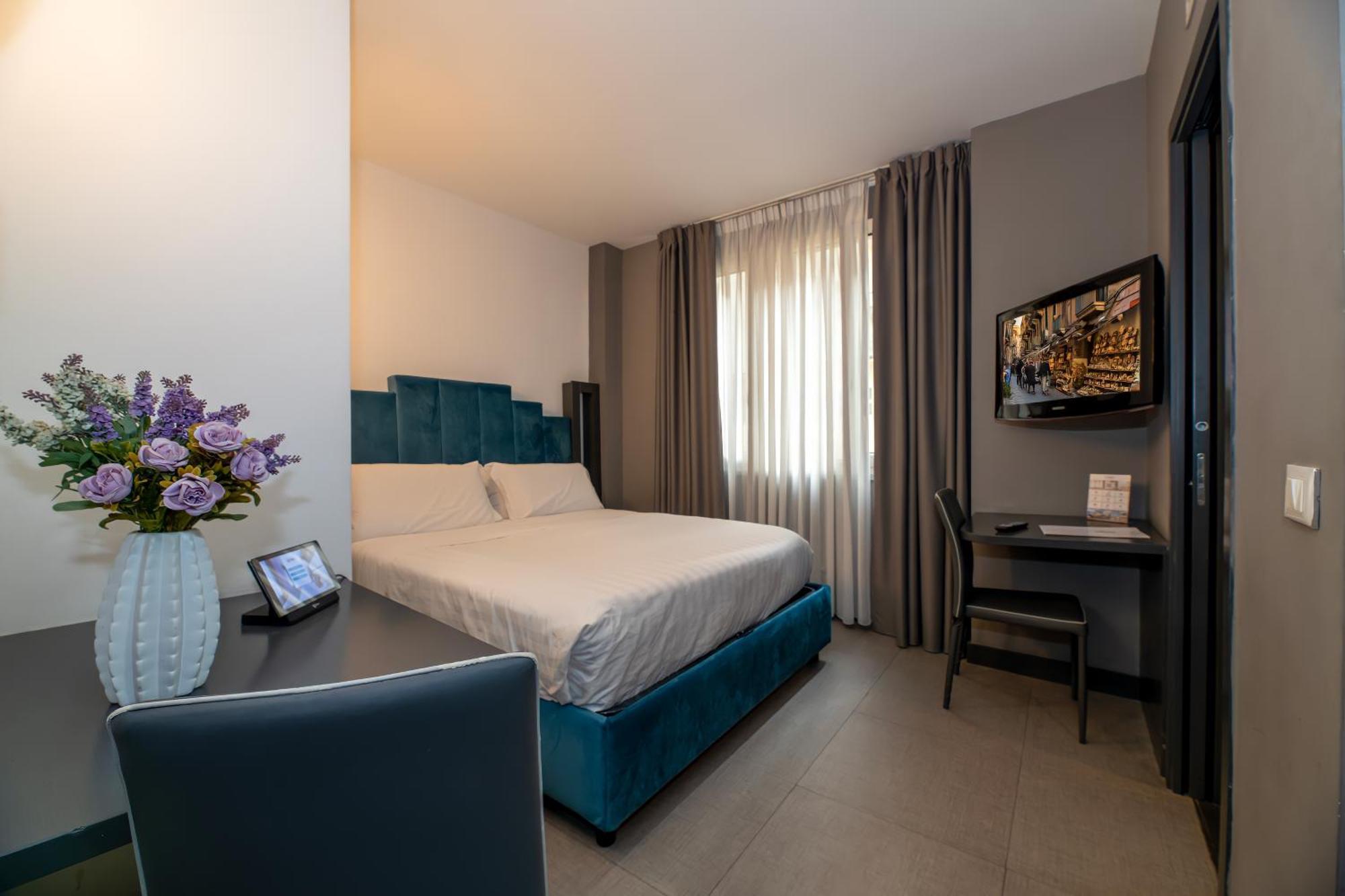Hotel Golden Naples