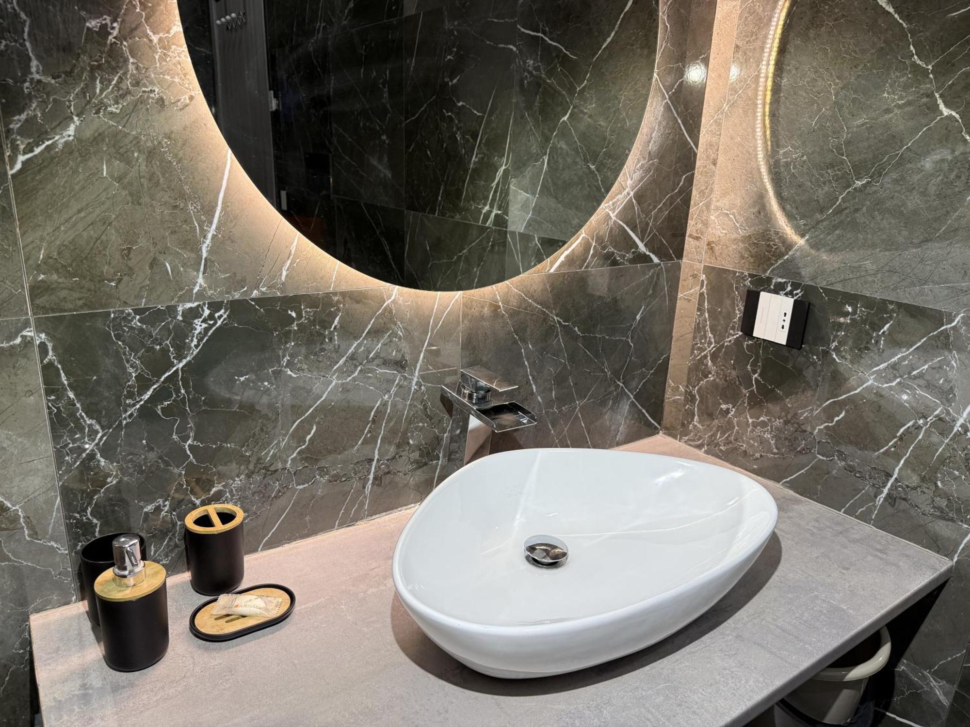 Ylisea Luxury