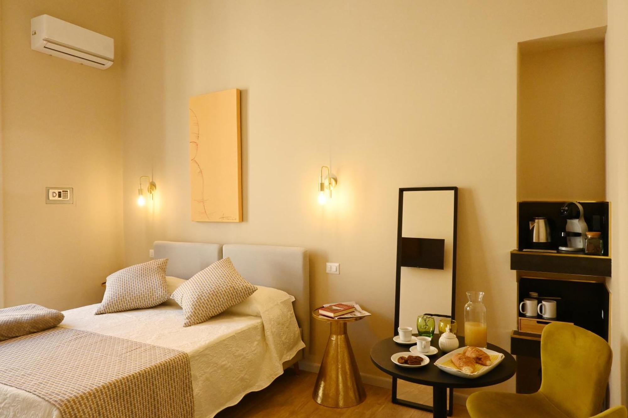 Ta-49 Bed E Breakfast * Naples