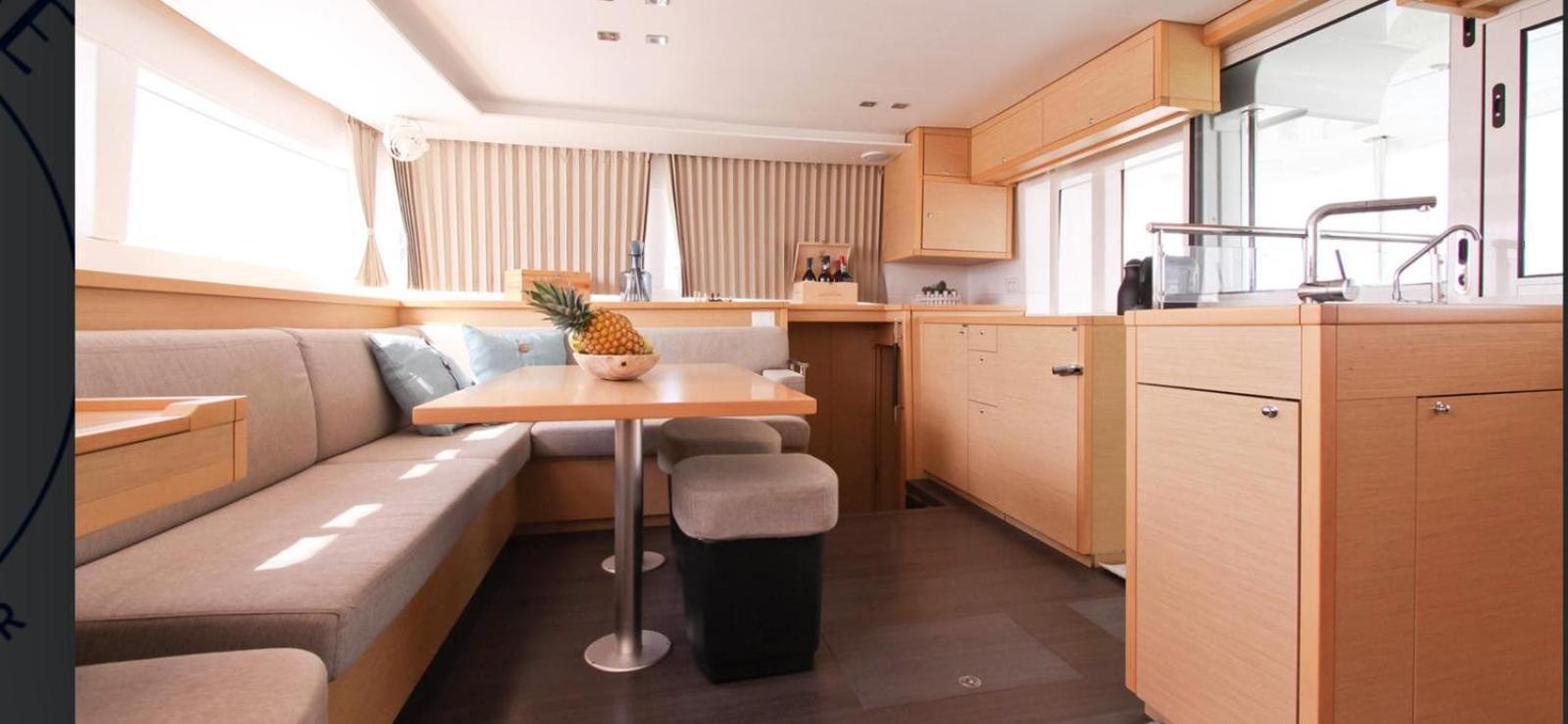 Catamarano Nemo45 Botel Naples
