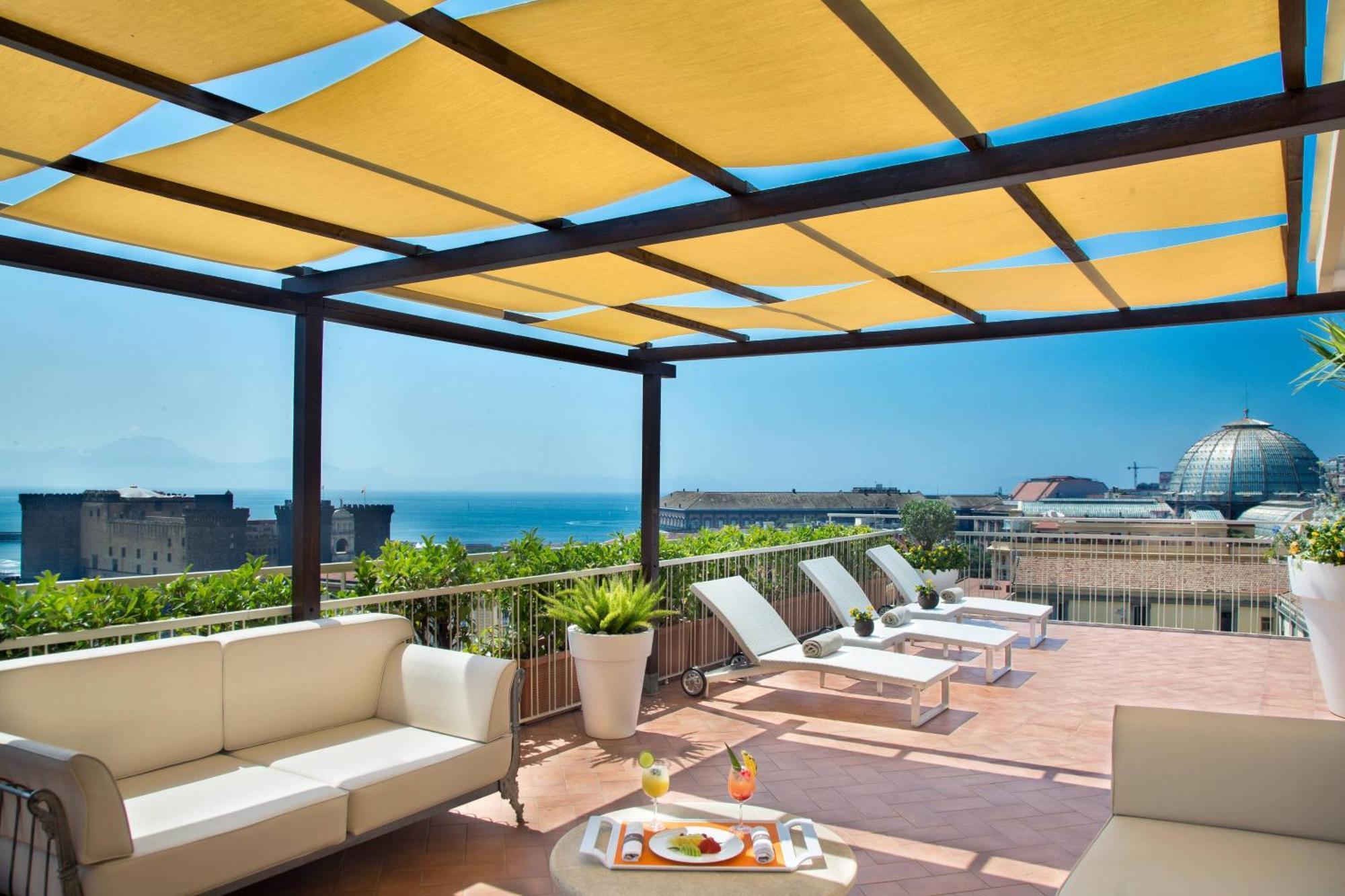 Renaissance Mediterraneo 4* Naples