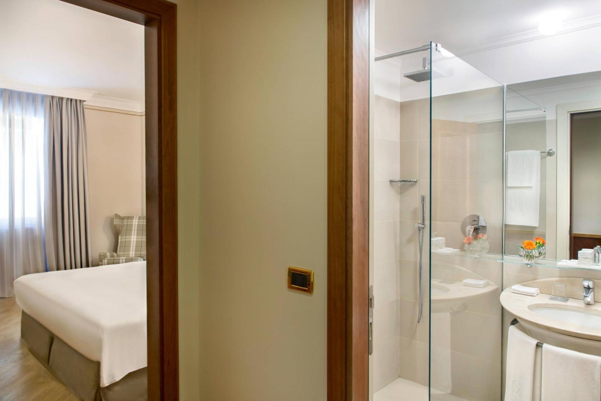 Renaissance Mediterraneo Hotel 4*