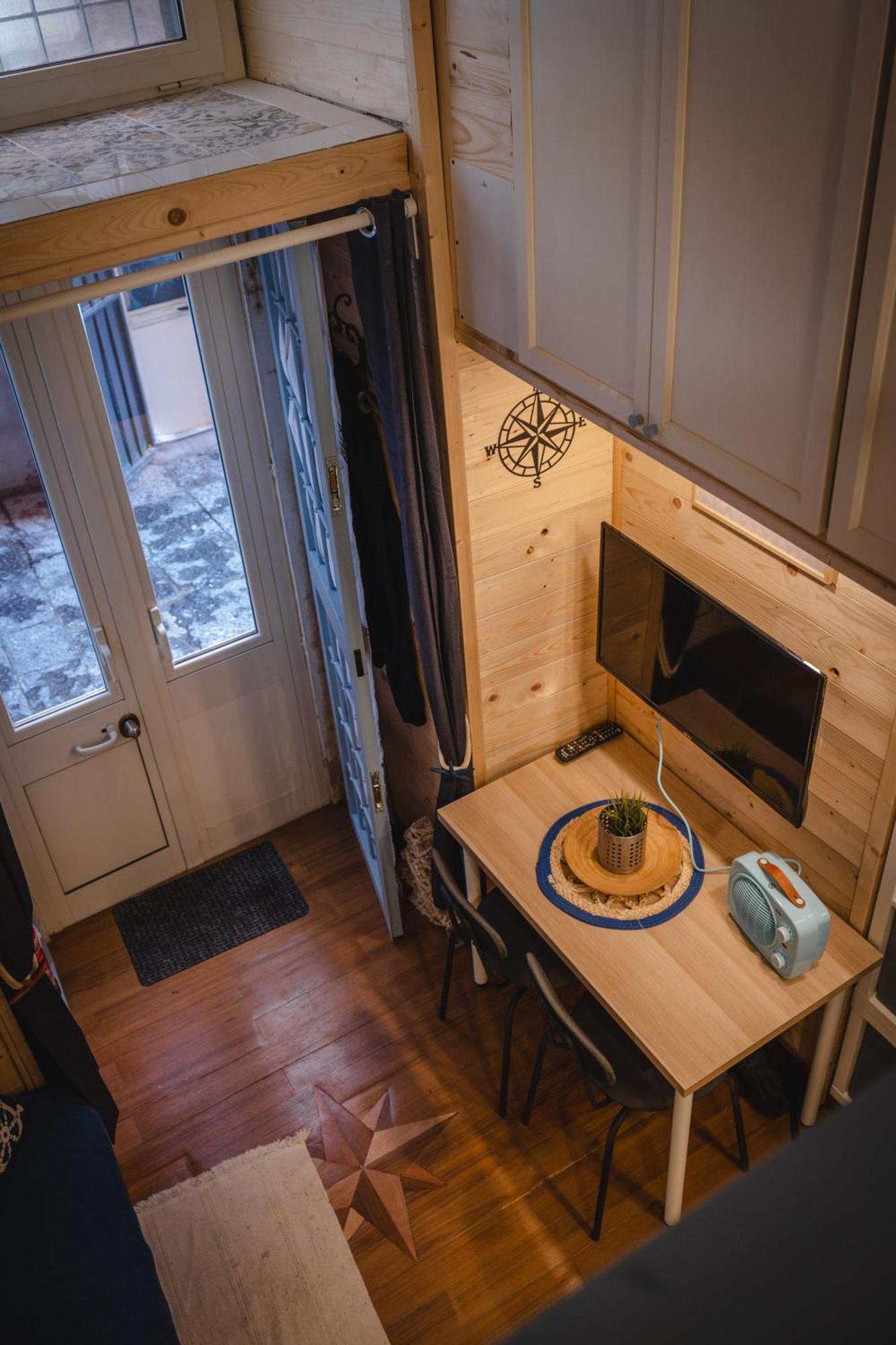 Tiny House - Boat Naples