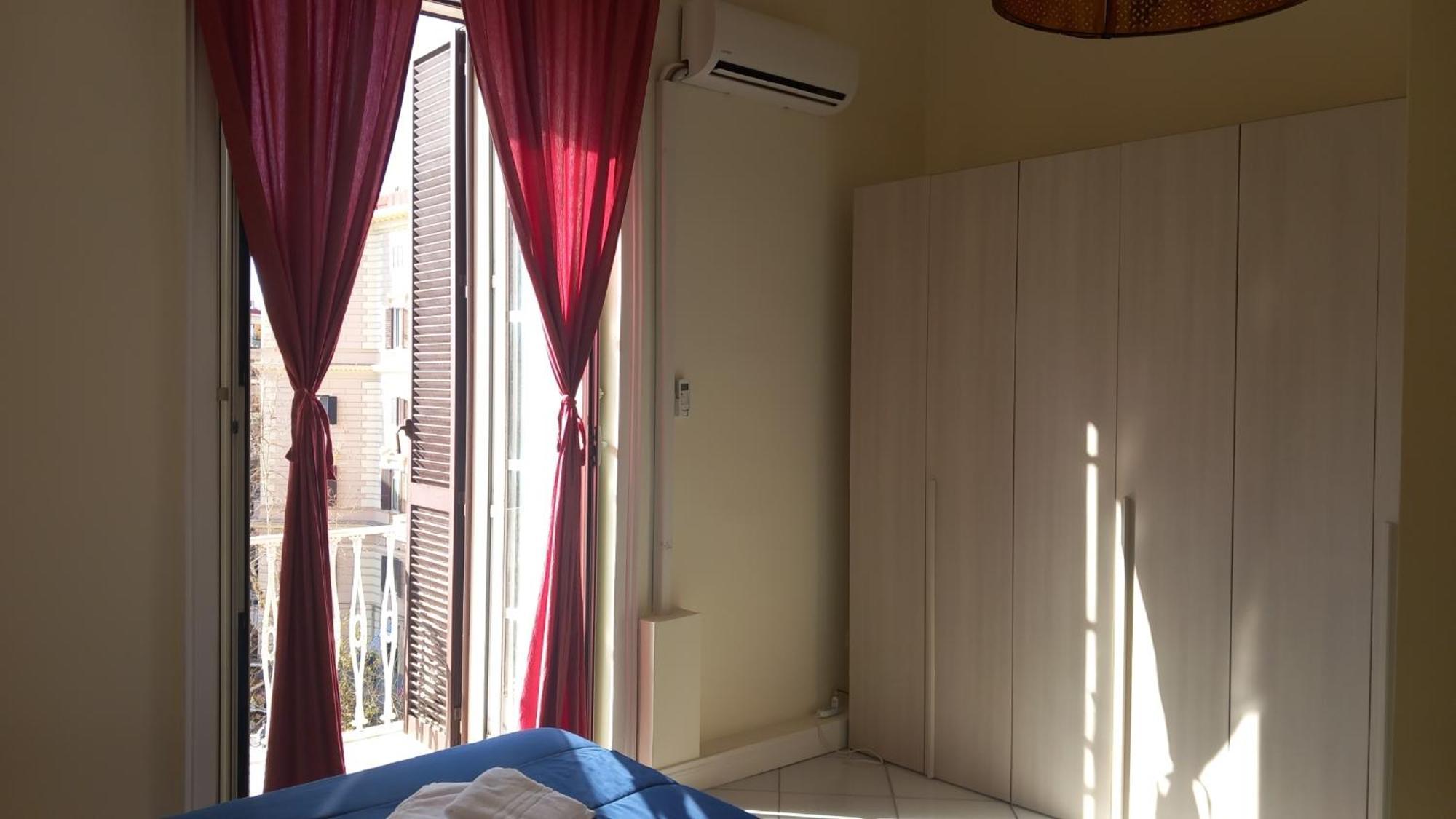 La Casa Di Elvira Naples
