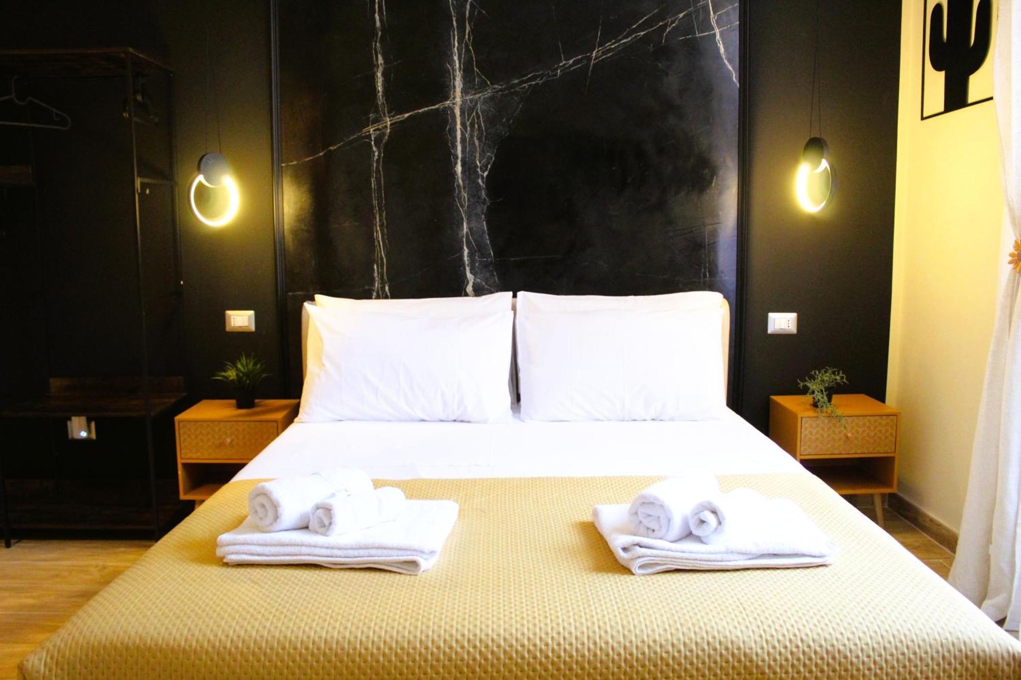 Blackwoody Contemporary - Centro Storico Via Toledo * Naples