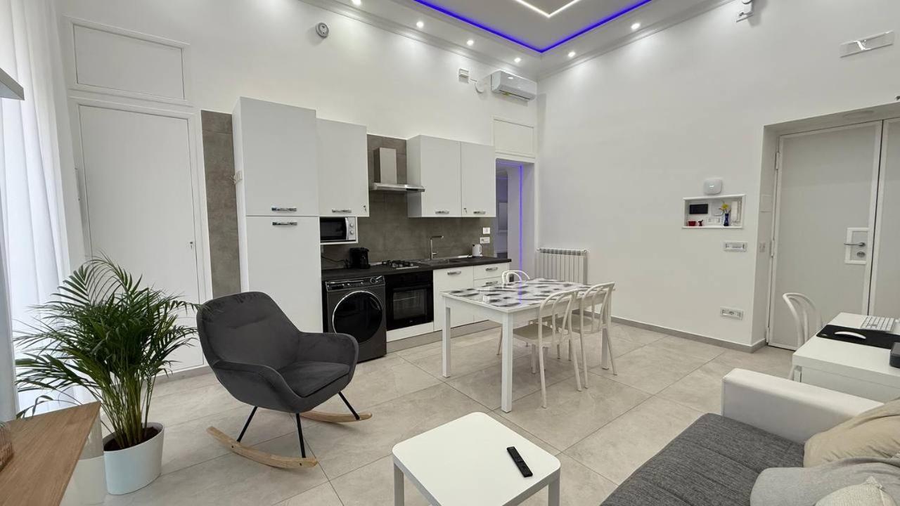 Hg White Guest house *