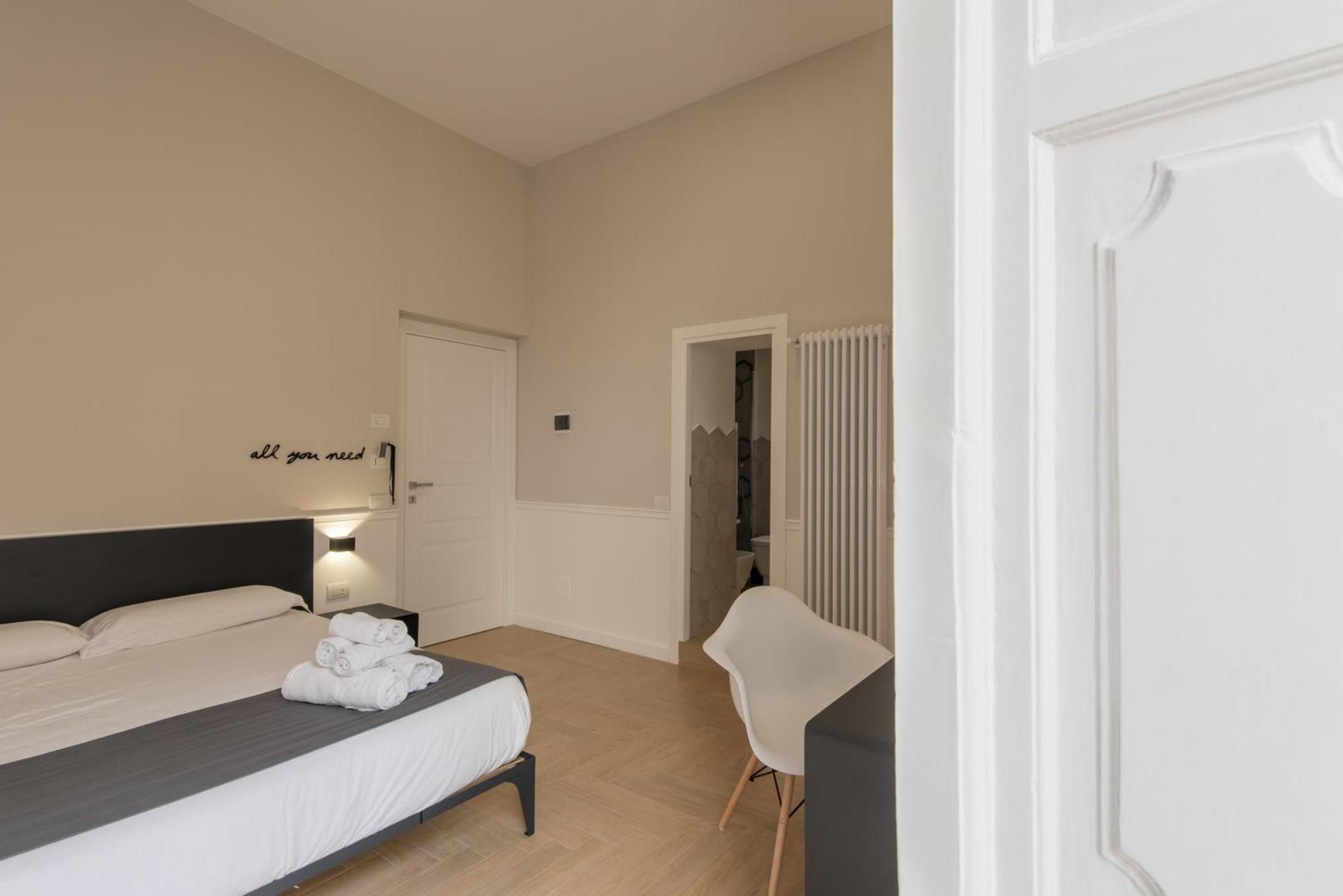 Five Boutique 2* Naples