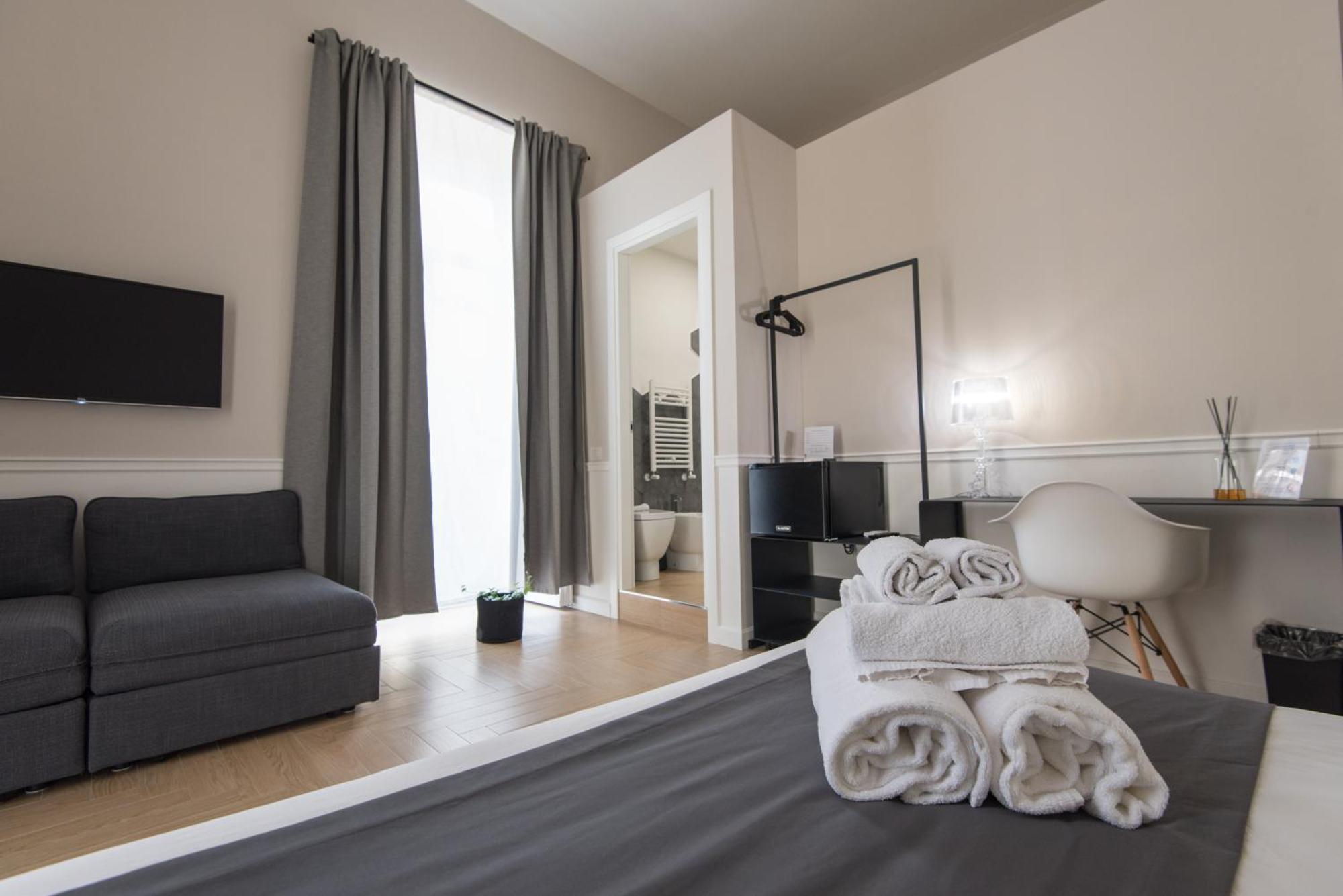 Five Boutique Naples