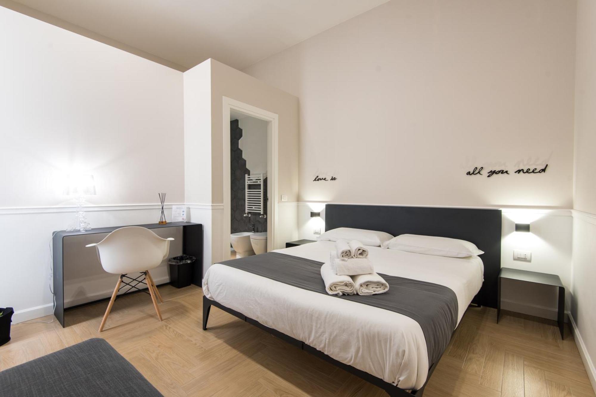 Five Boutique 2* Naples