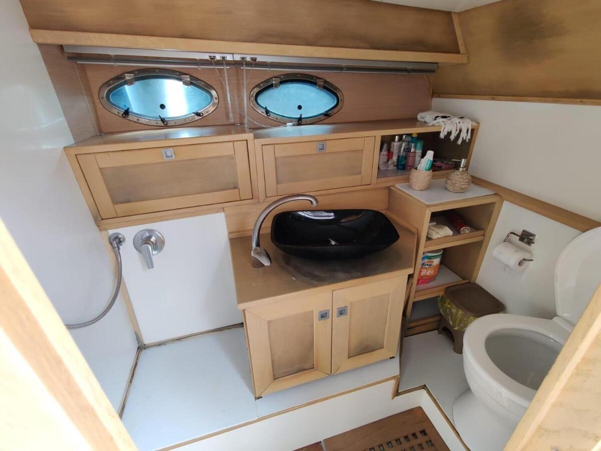 Tornado44s Botel *
