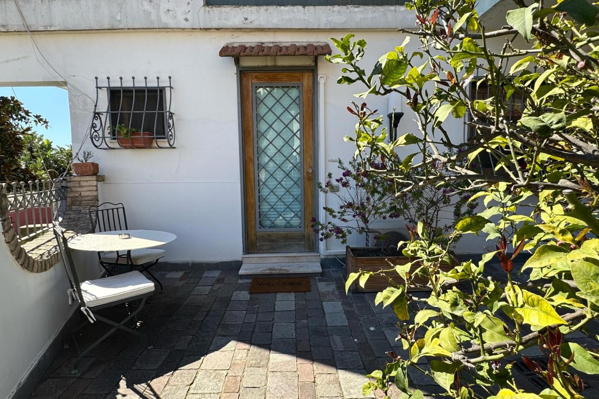 Guestsuite Maison 80123 Bed & Breakfast *