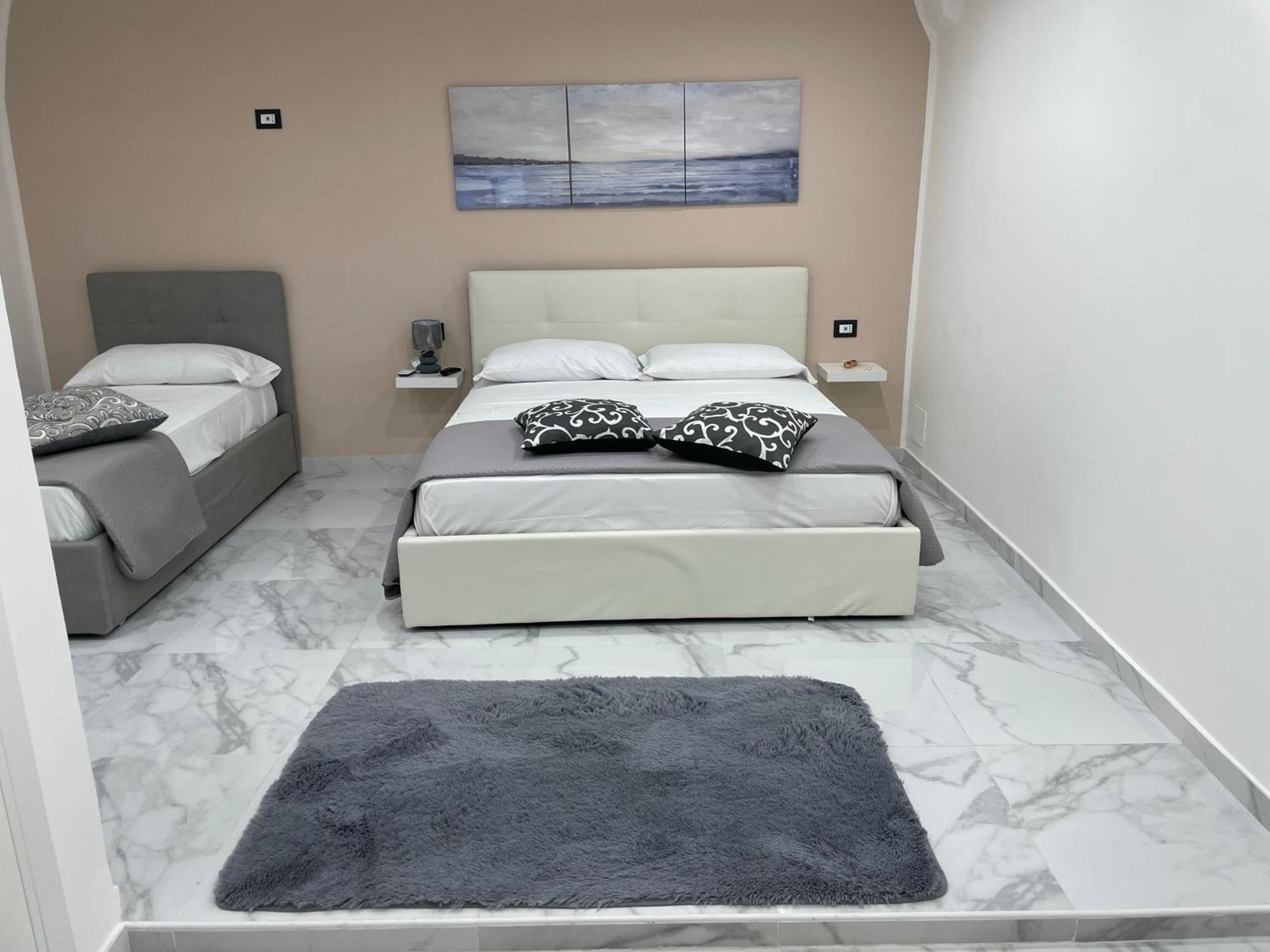 Ludben House Guest house Naples