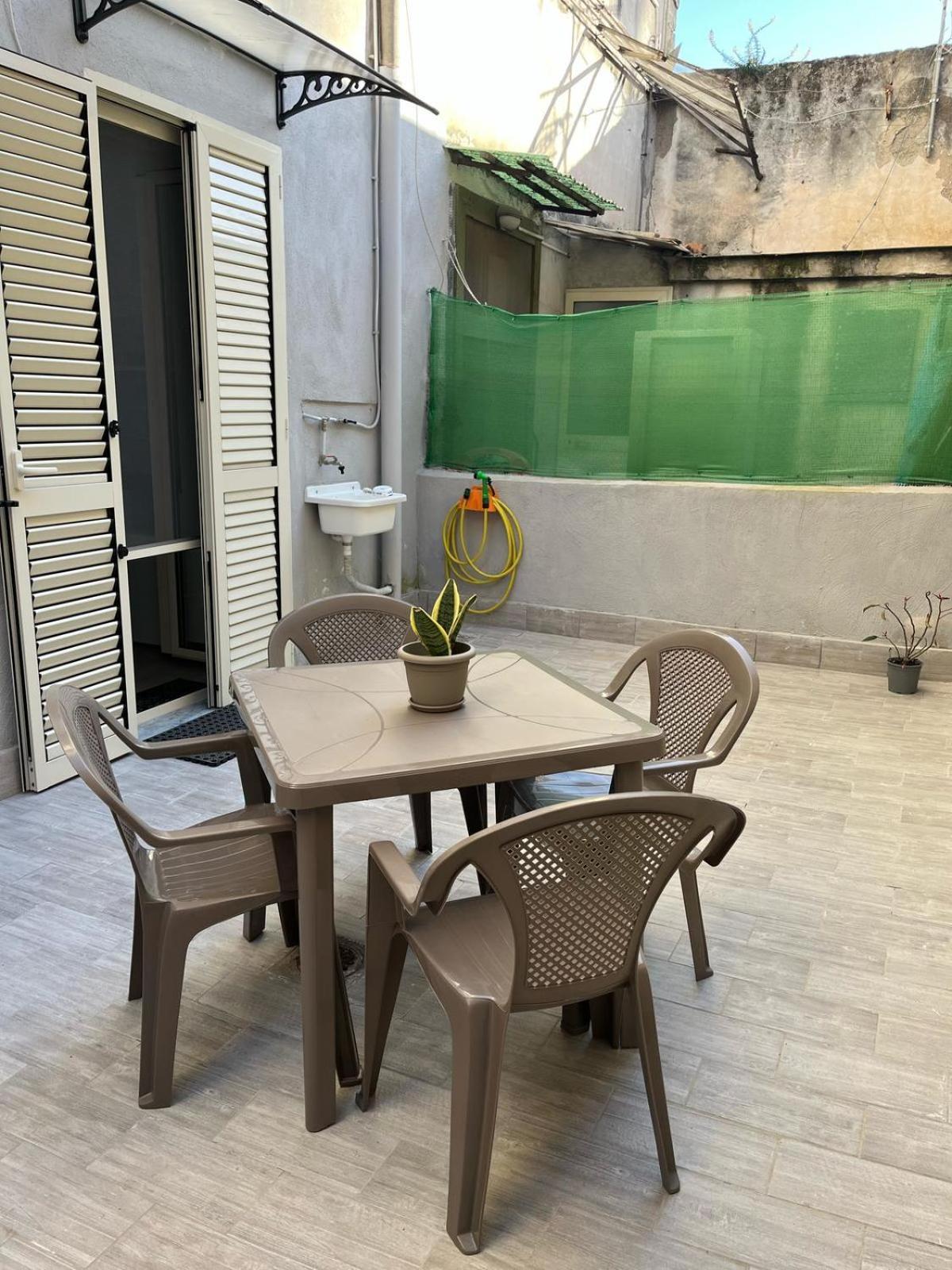 Gold House Naples