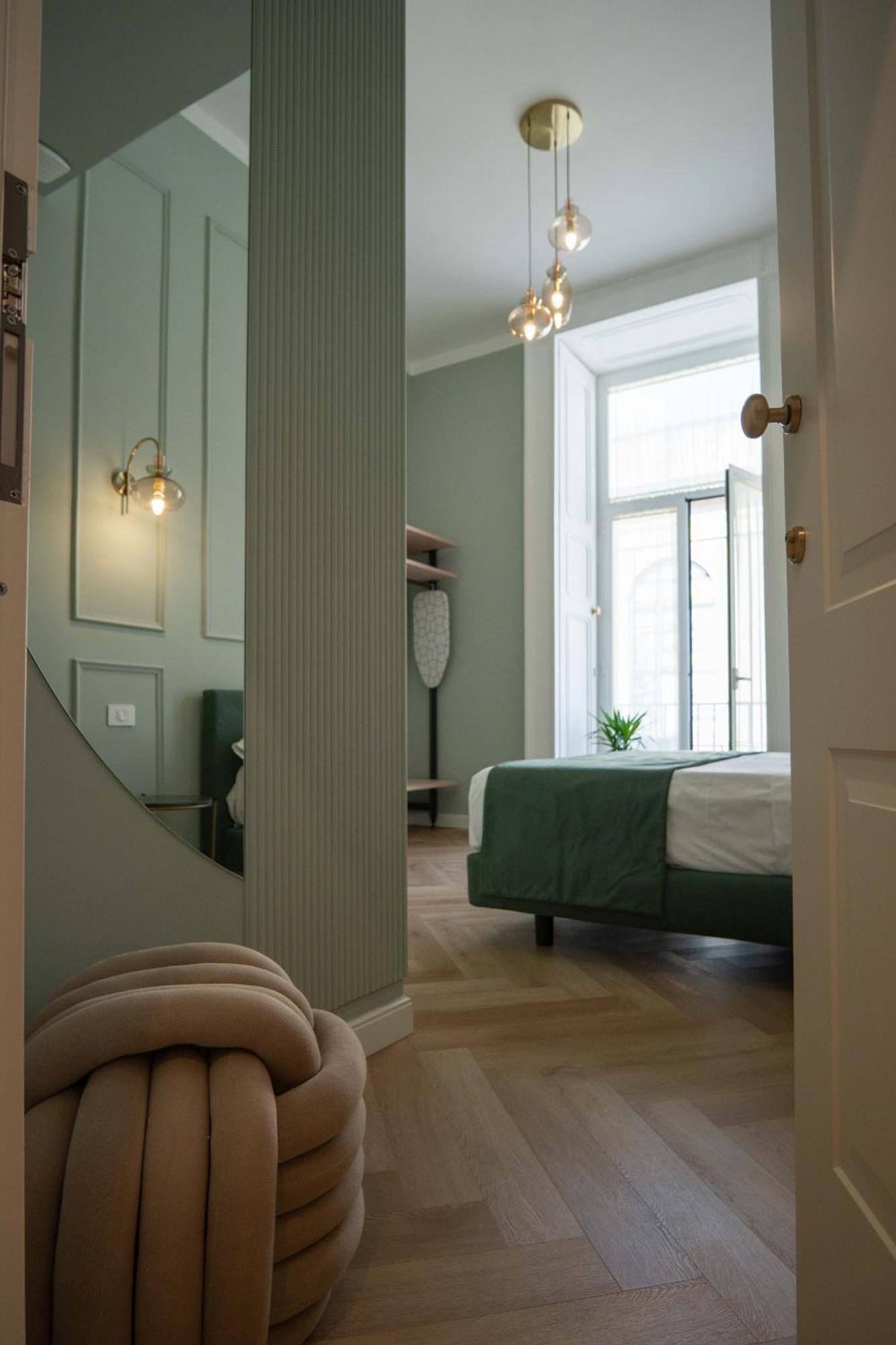 Boutique Luxury *