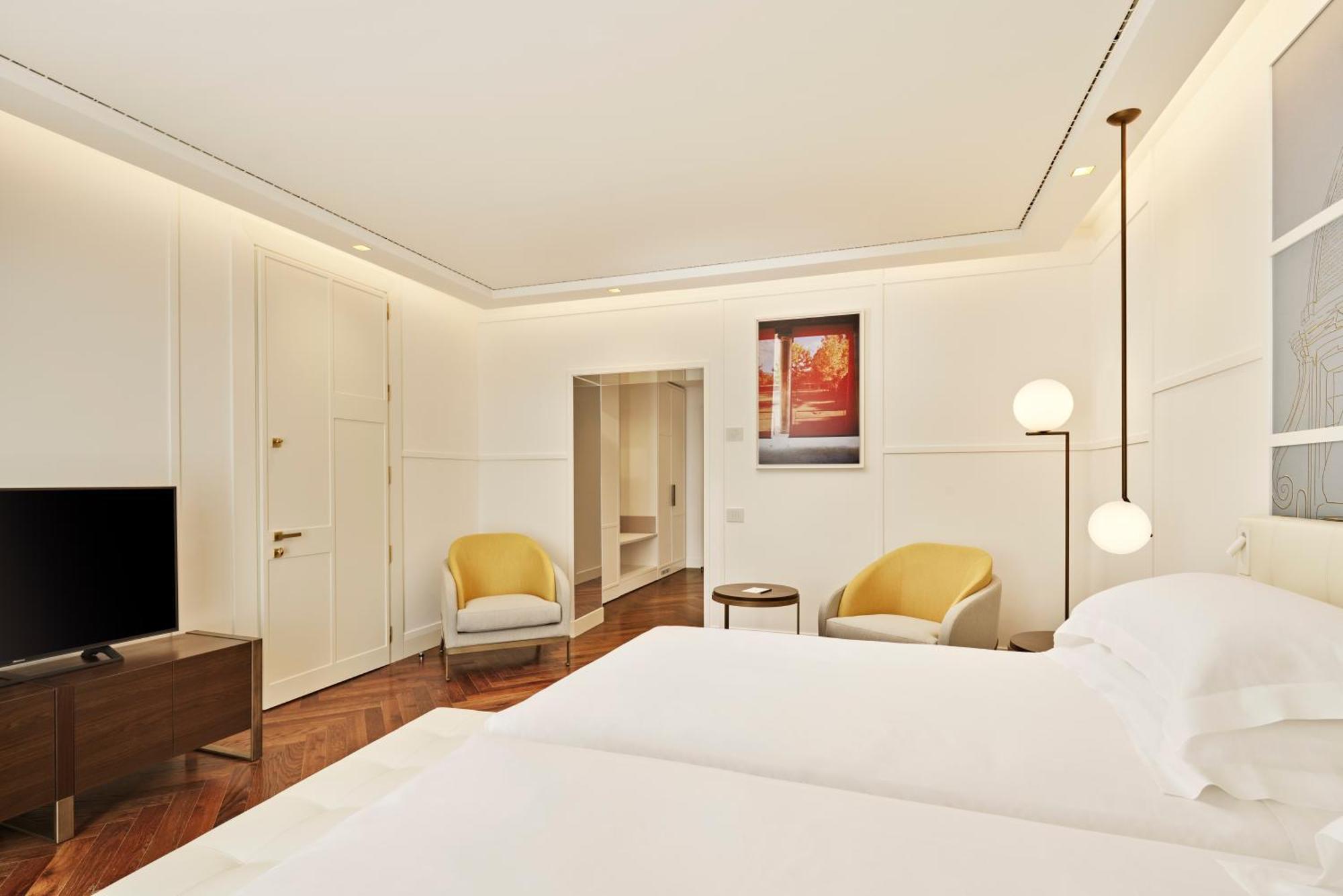 De Bonart Naples, Curio Collection By Hilton 5* Naples