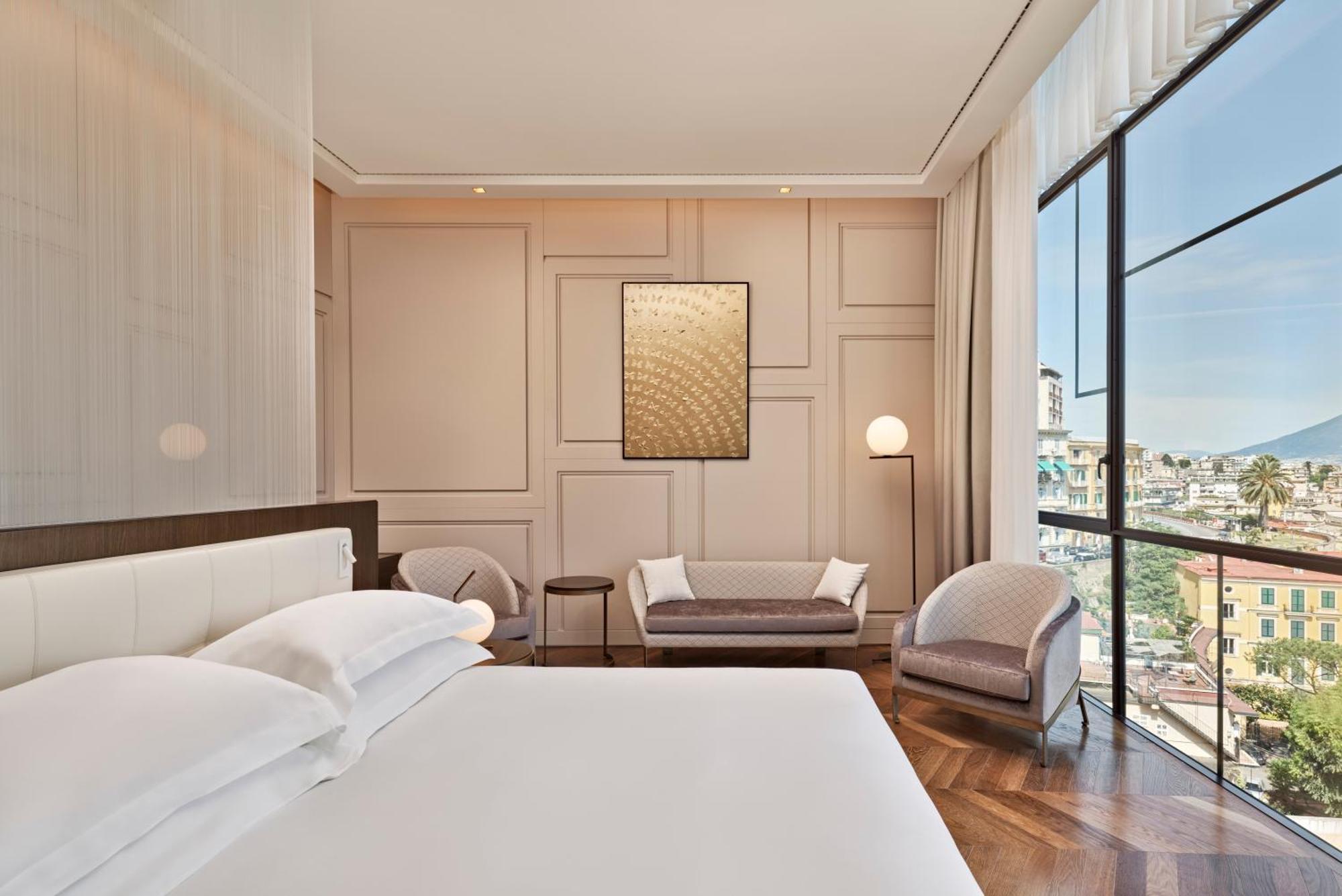 De Bonart Naples, Curio Collection By Hilton 5* Naples
