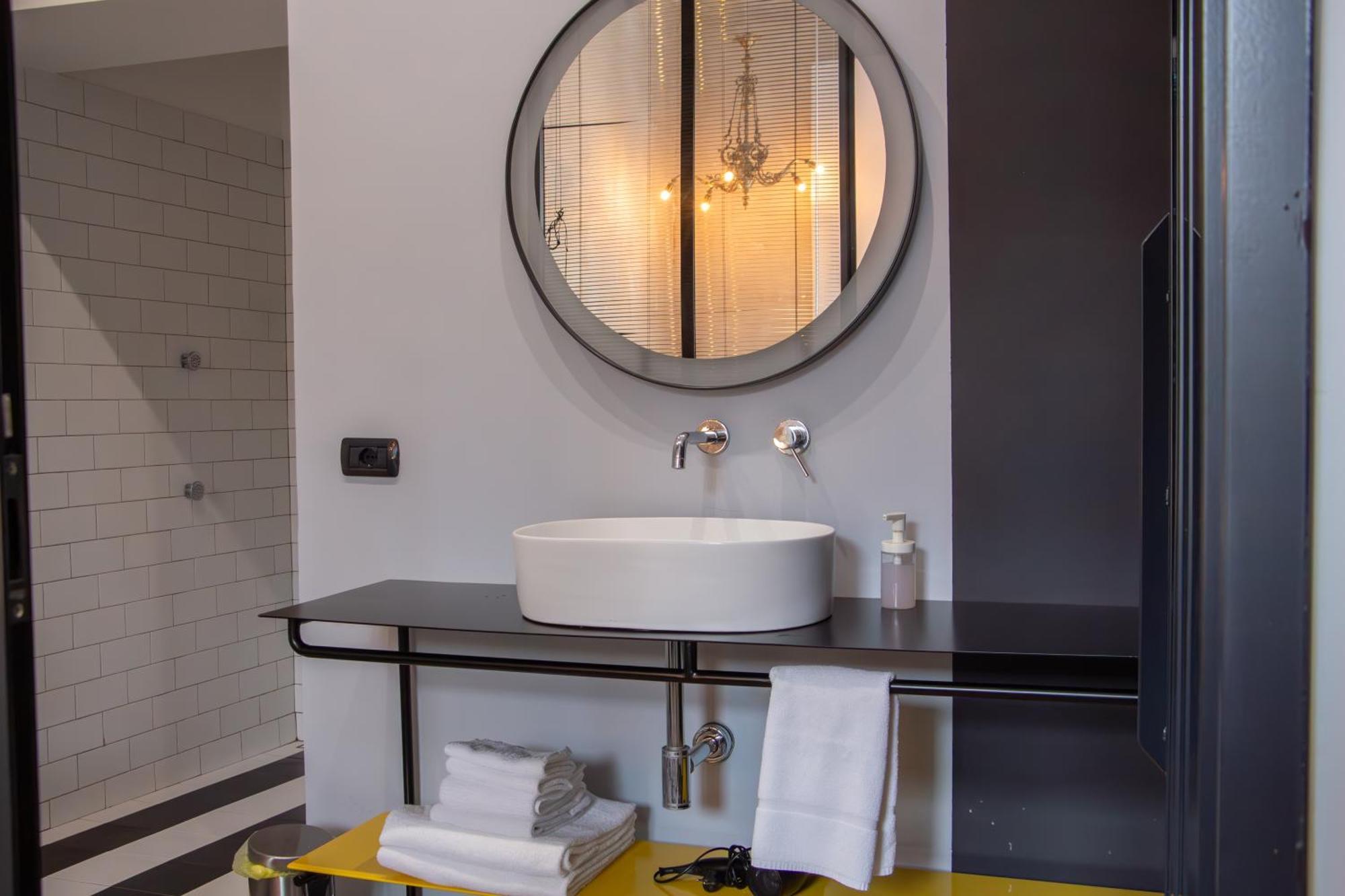 Tutt 'e Sant Luxury 2* Naples