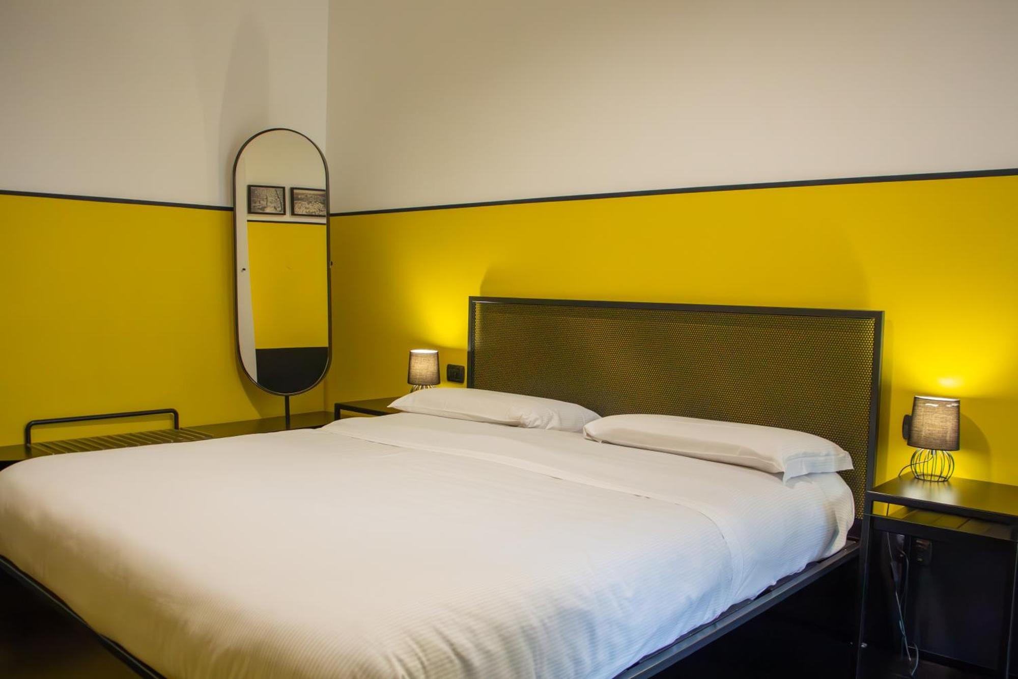 Tutt 'e Sant Luxury 2* Naples