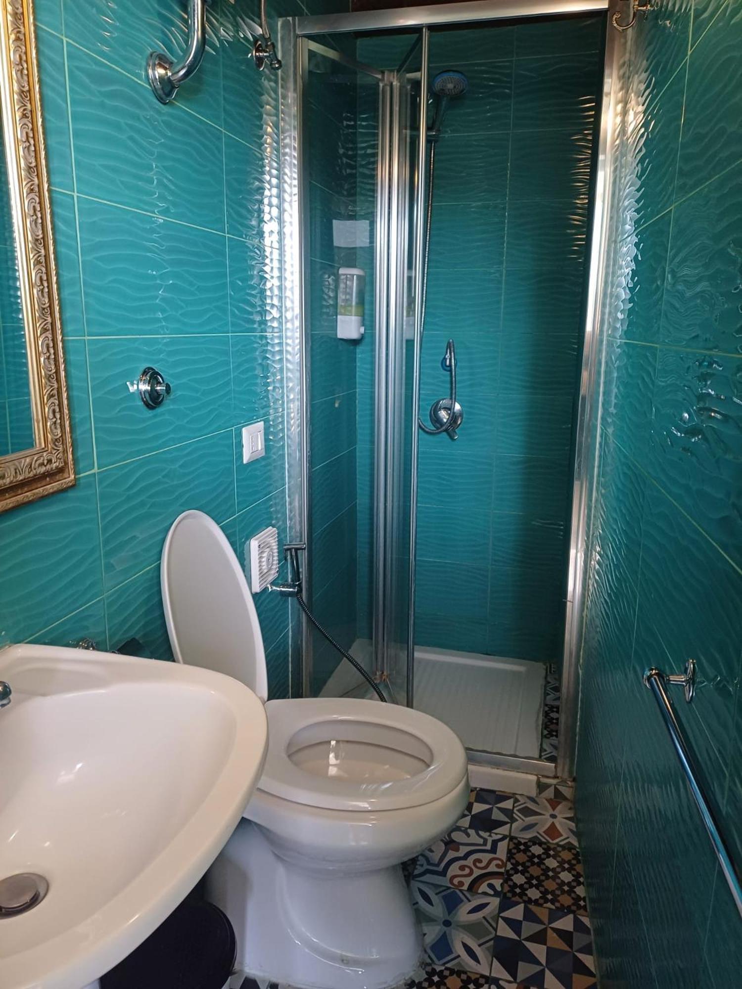 Guest house Goldencube Naples