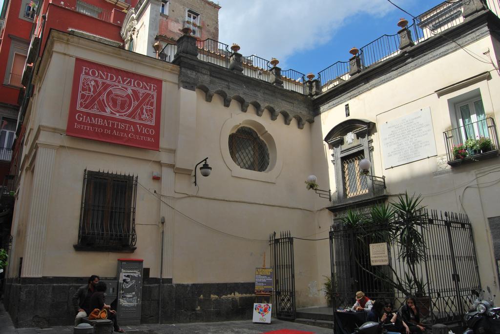 Spaccanapoli Bros. Bed & Breakfast Naples