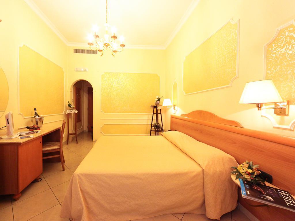 Hotel Casablanca 3*