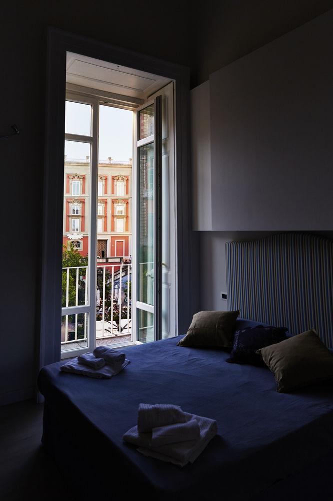 Neapolis Bellini Naples