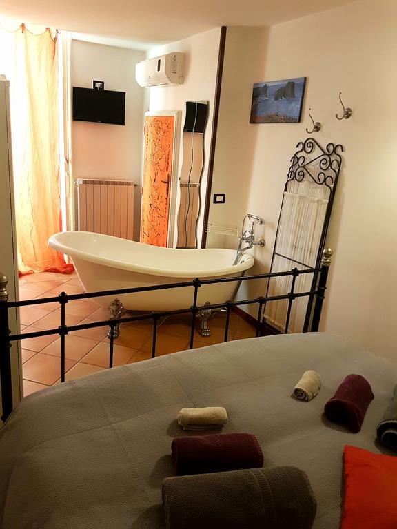 Via Dei Mille Bed & Breakfast