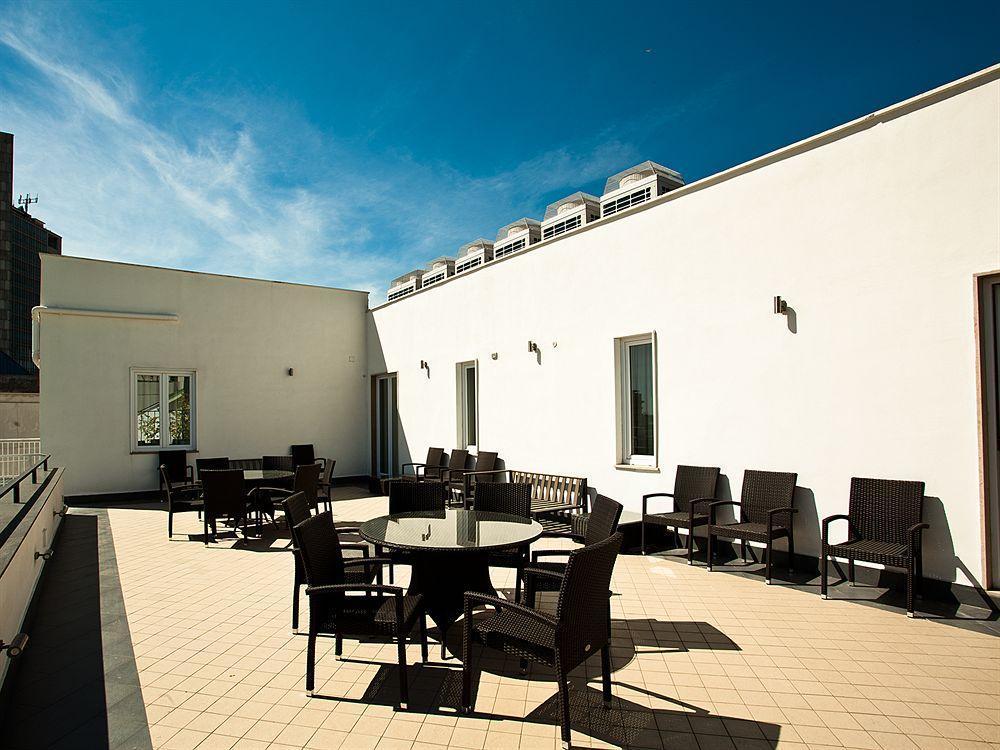 Stelle The Businest Hotel