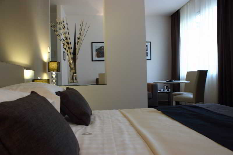 Stelle The Businest 4* Naples