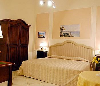 Bed & Breakfast Napoli Centrale Guest house 3*