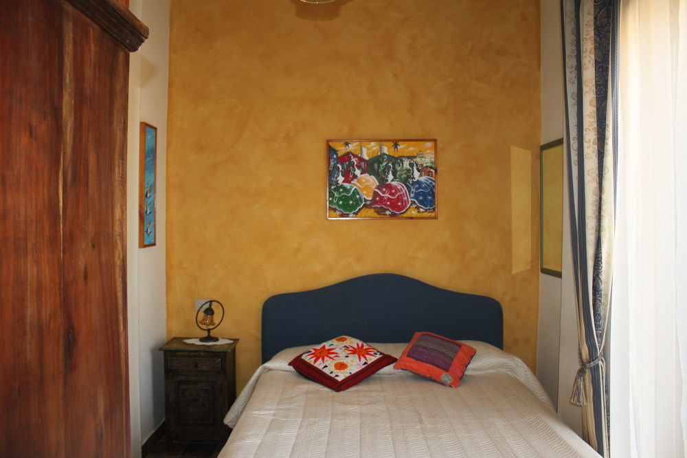 Casamiranapoli Bed & Breakfast 3*