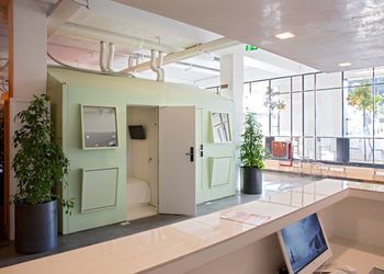 Bed & Boarding Capsule hotel 2*