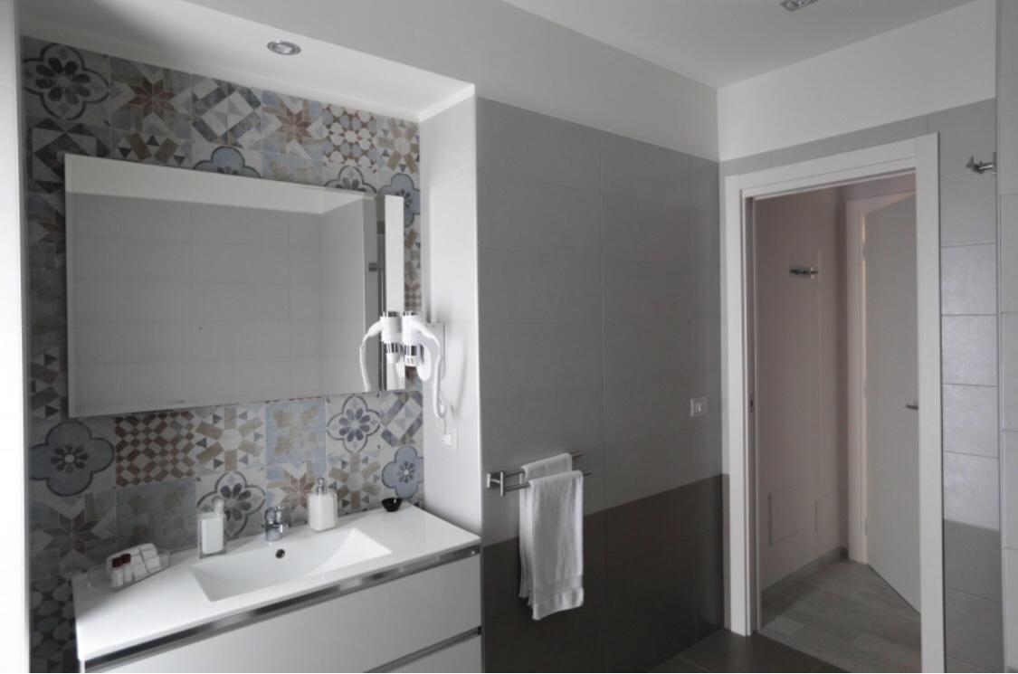 Chiaia 3* Naples