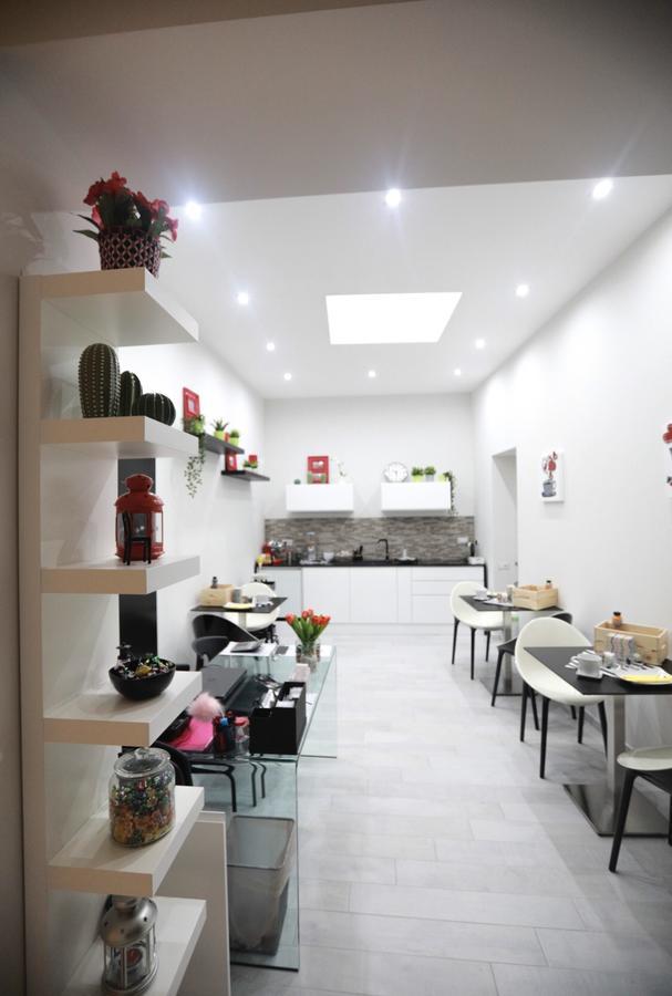 Chiaia 3* Naples