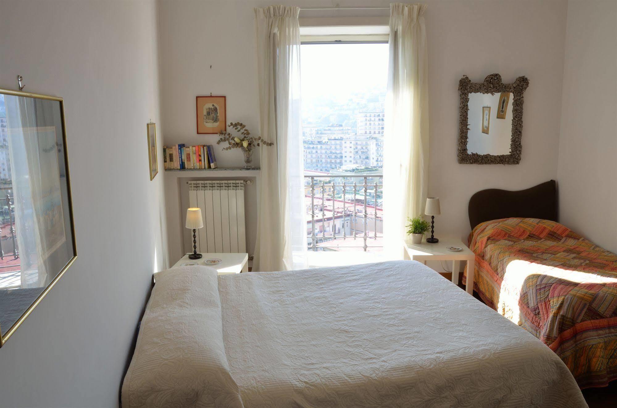 Napolicentro Mare - Sea View & Bed & Breakfast