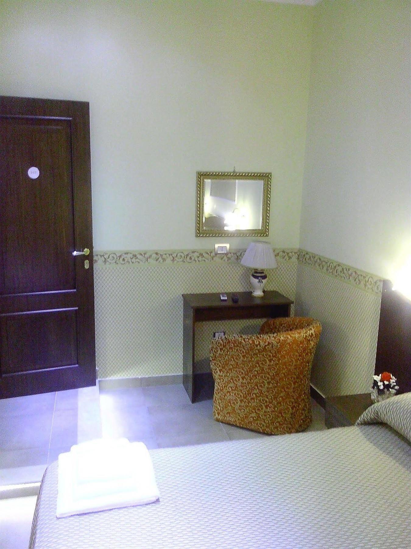 Bed & Breakfast Napoli Centrale 3*