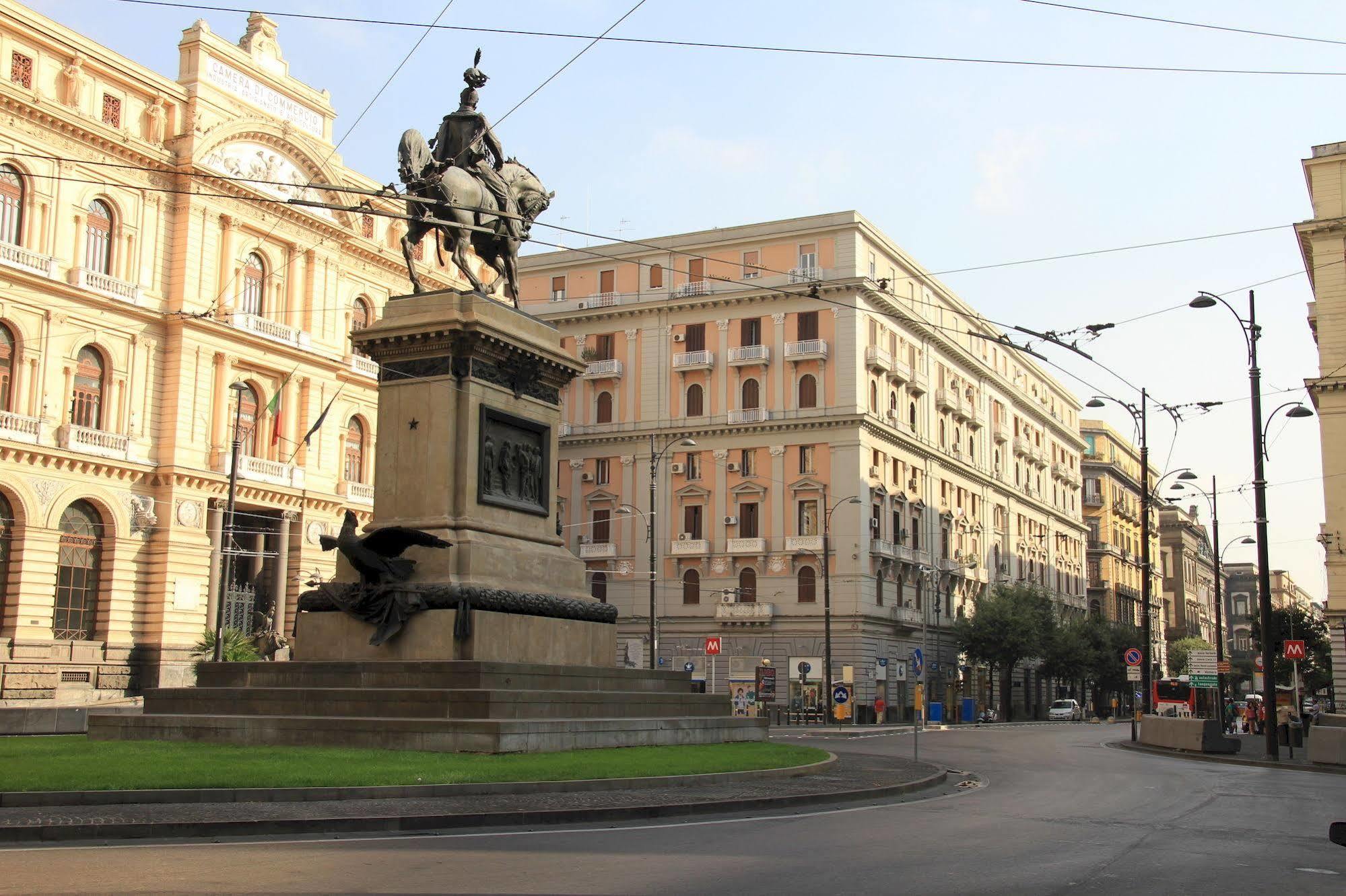 Bovio Modern 3* Naples
