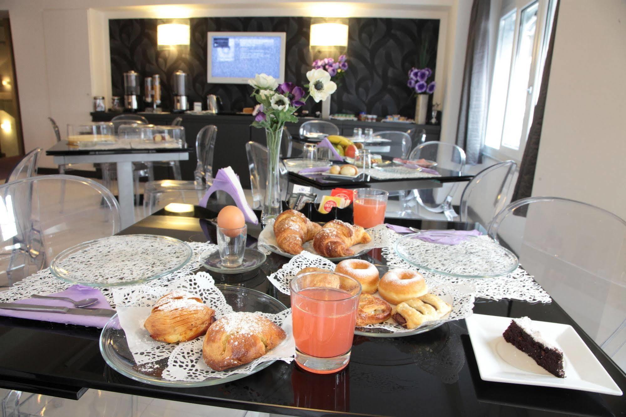 Hotel Golden 3*