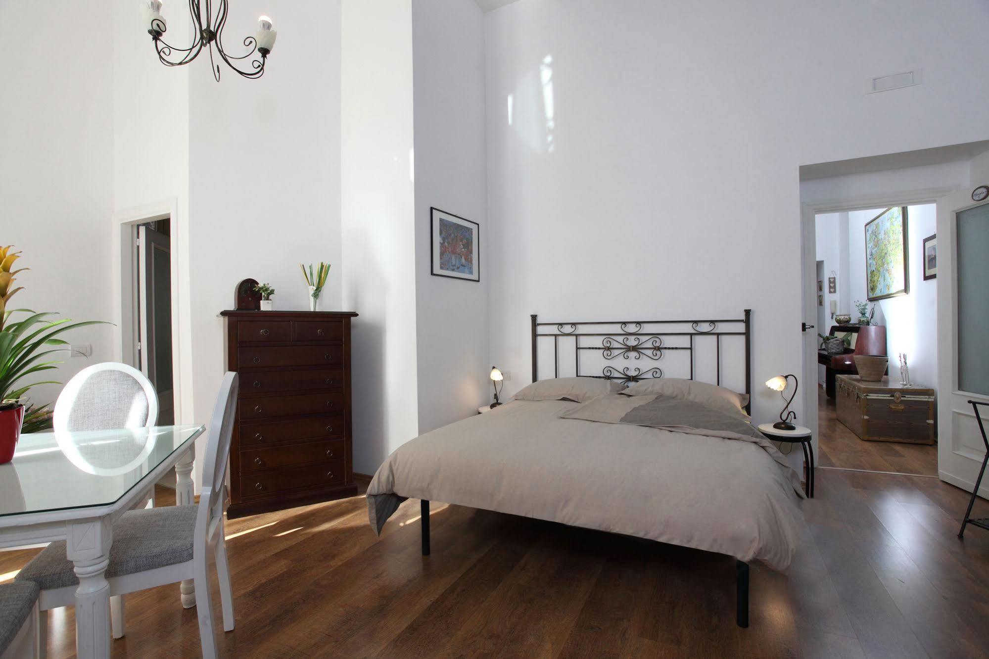 Pietrasanta Lt Bed & Breakfast Naples