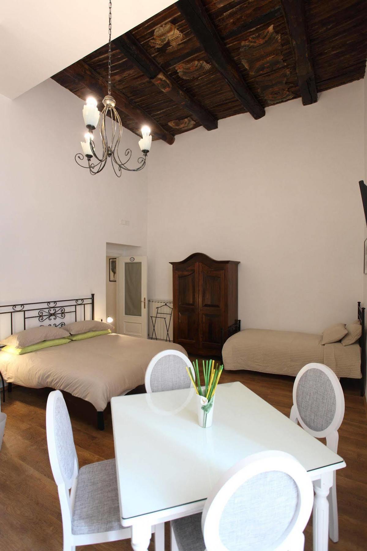 Pietrasanta Lt Bed & Breakfast