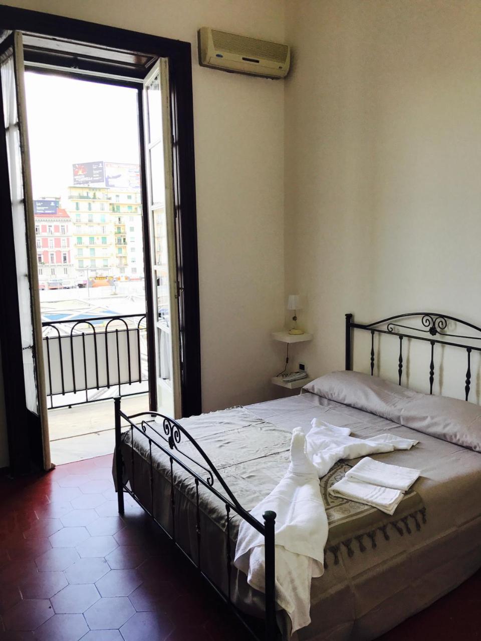 Parthenope's Bed & Breakfast 2*
