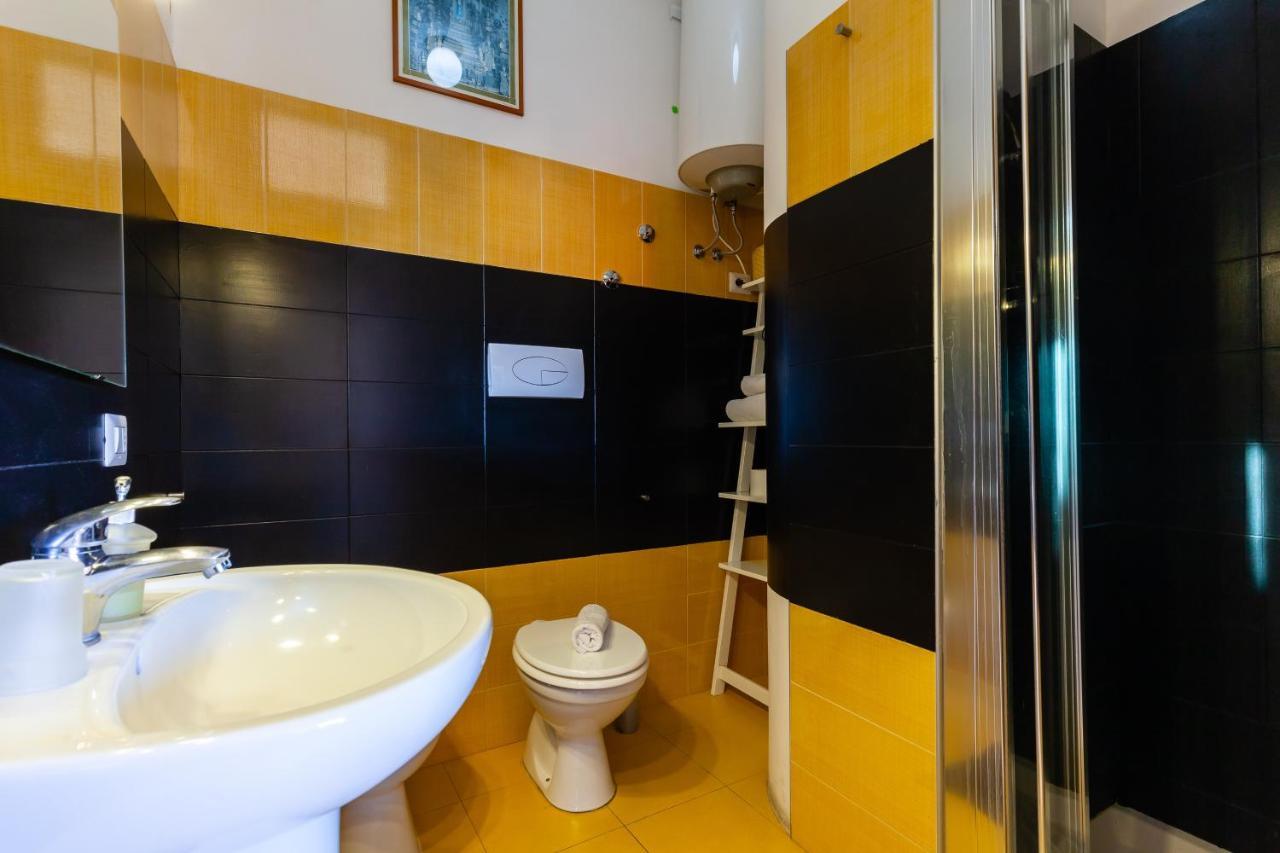 Marina Resart Rooms & Suite