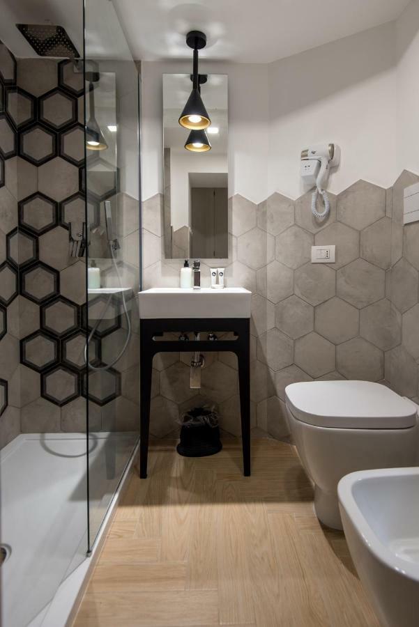 Five Boutique Naples