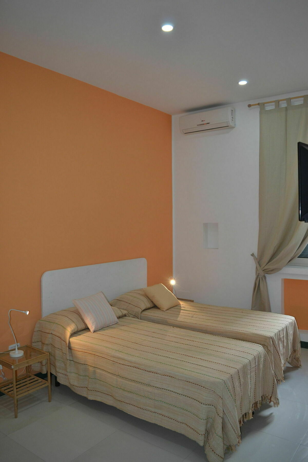 Anna's Family Terrace Bed & Breakfast 3*
