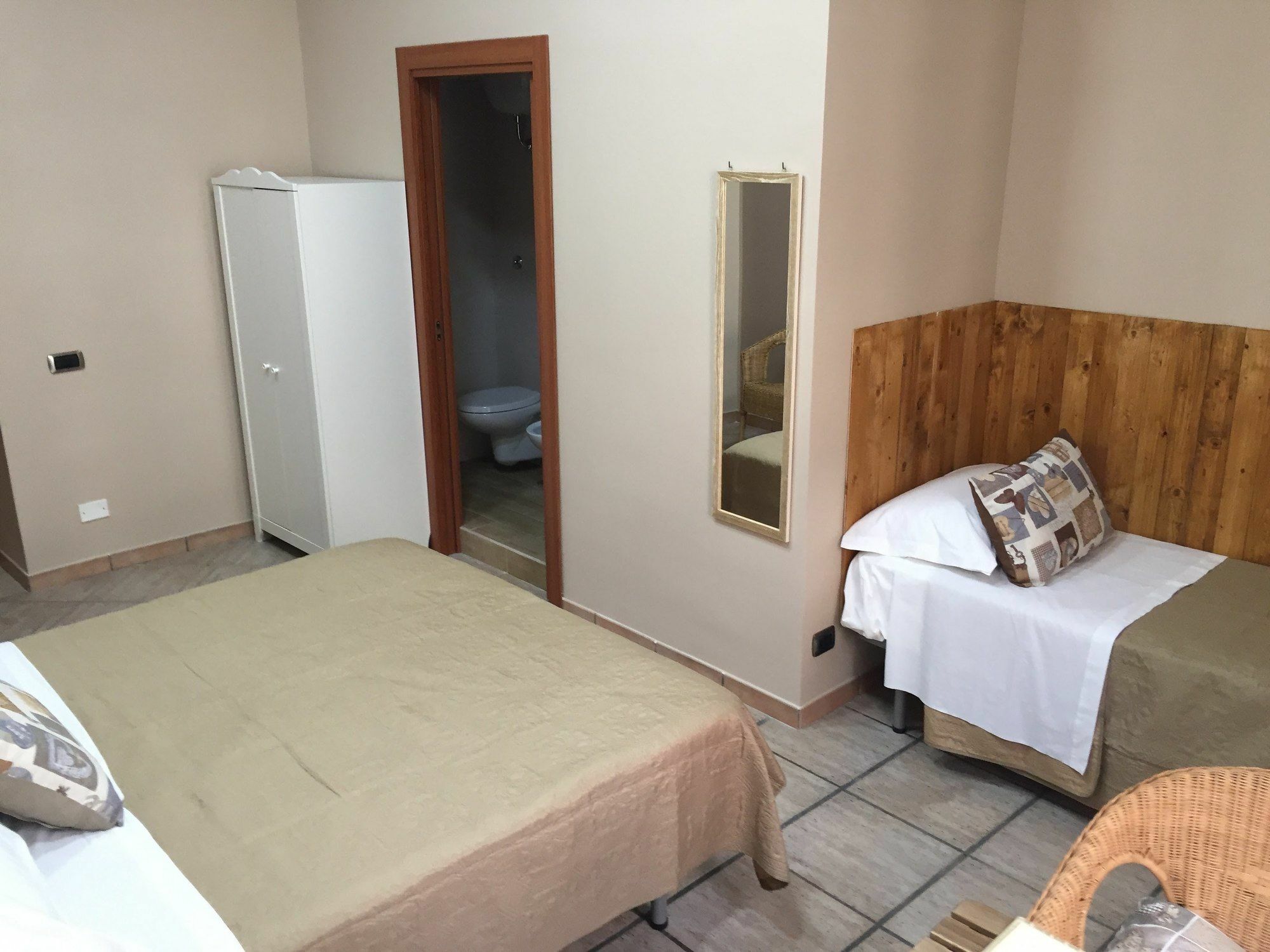 To Live Bed & Breakfast 2*