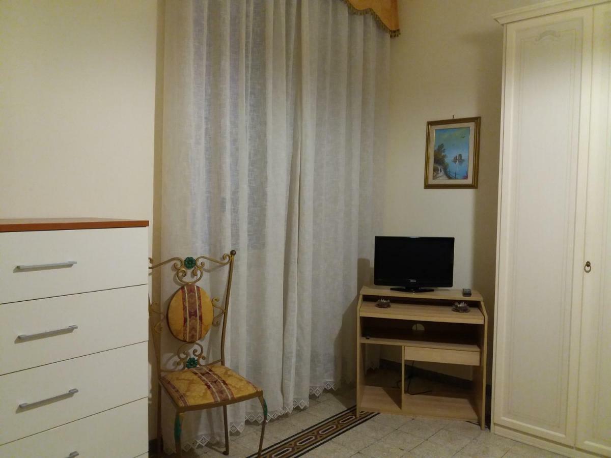 Apartment Casa Lillina A Toledo , Near Piazza Del Plebiscito Naples