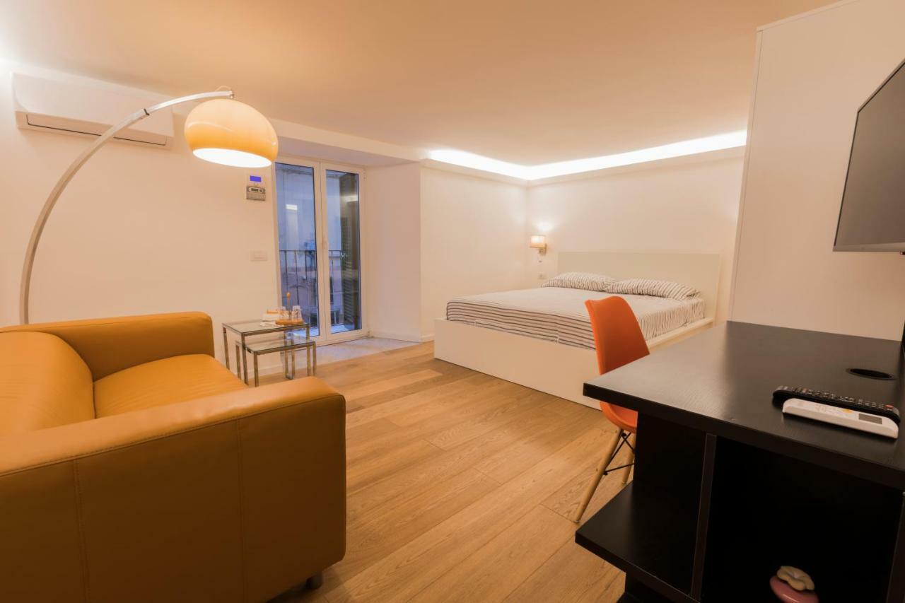 Apartment Casa Fabrizio Ai Gradoni Di Chiaia Naples