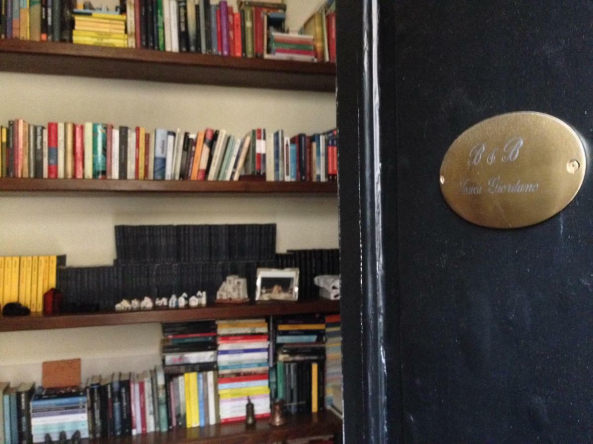 Bed & Breakfast Luca Giordano N6 *