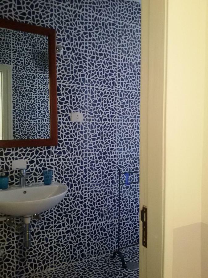 Bed & Breakfast Luca Giordano N6 *