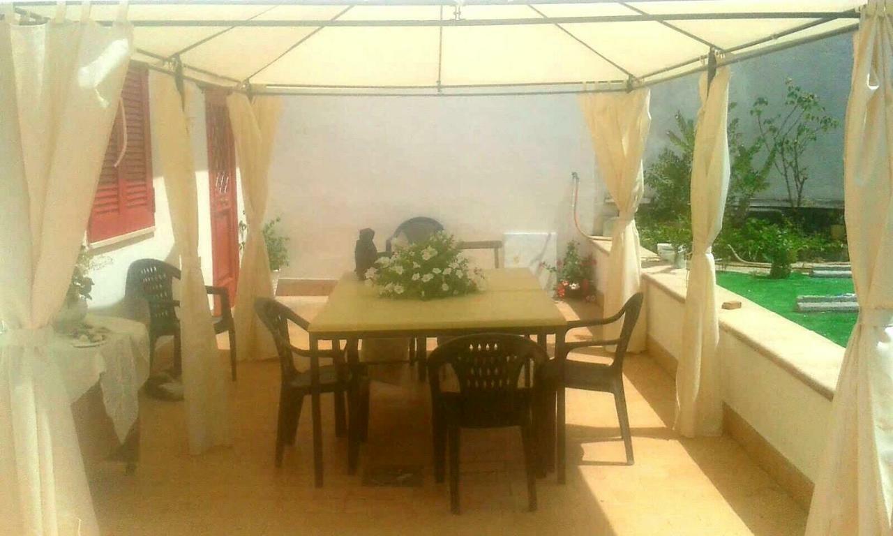 Garden House Airport Naples